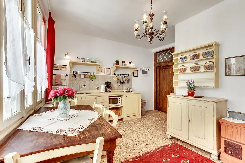 Ca' Badoer Frari Apartment Venice